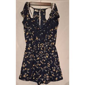 Maurices Womens Boho Crochet Cold Shoulder Floral Romper Size Medium Lined‎